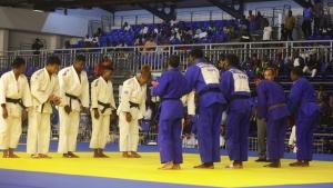 Célébration de la Journée mondiale du Judo 2025 avec des judokas des Jeux de la Francophonie, mettant en avant les valeurs de respect, d’honneur, d’amitié et de maîtrise de soi.