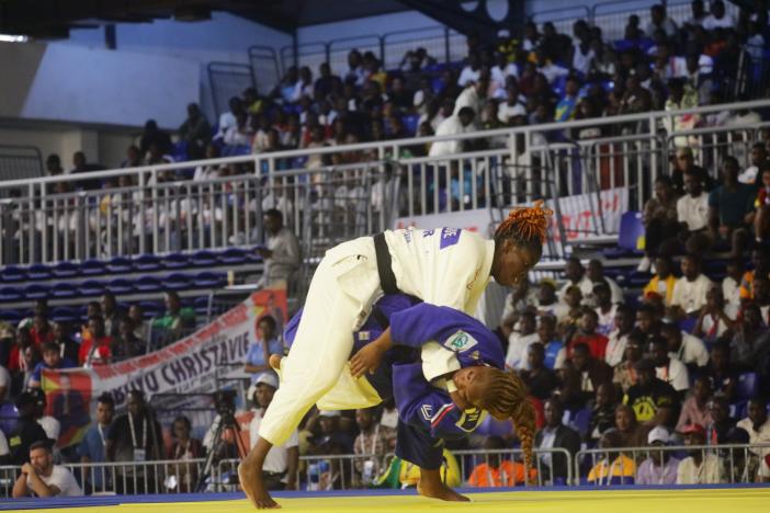 NGELEBEYA Liz, Laury (FRA), or - DJENDUE MOUNE Georgika Wesly (CMR), bronze 