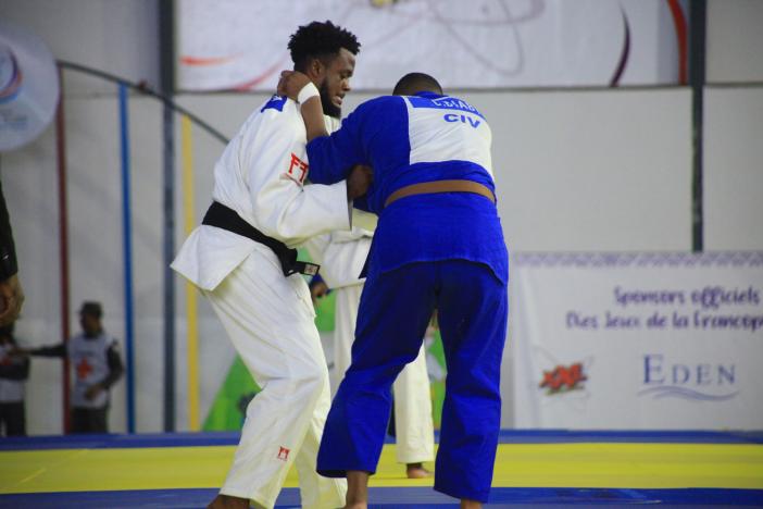 DIABY Mory Cheick Oumar (CIV, bleu) - KASHAMA NGUYA Enock (COD)