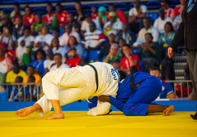 SERBAN Eduard (ROU), argent - MBOYO MUNDUKU Chris (COD)