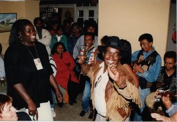 Ambiance au Caf’Art, Jeux de la Francophonie Madagascar 1997 © CIJF / Jacques Legoff