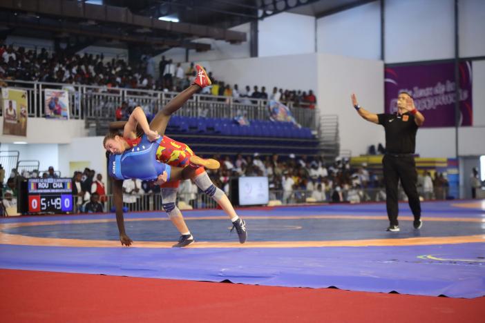 CAPEZAN Amina Roxana (ROU), or - AMINA ABDOULAYE DALI Dalissou (CHA)