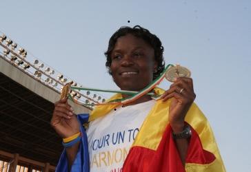 Nadjina Kaltouma, double médaille d’or sur le 200 et 400m, Jeux de la Francophonie Niger 2005 ; © Mahaman Laminou Ibrahim / IFTIC Niger