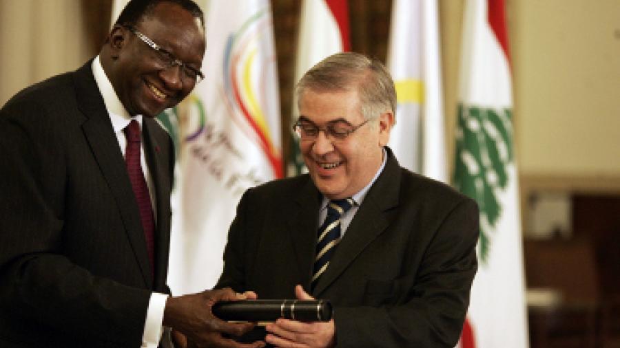 Alain Badaro, Directeur du CIJF reçoit la plaque de reconnaissance