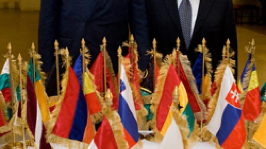 Le Premier ministre Fouad Siniora et le Secrétaire général de laFrancophonie Abdou Diouf au Grand Sérail, à Beyrouth le 28 septembre 2009 au lendemain de la cérémonie d'ouverture de la 6ème édition des Jeux de la FrancophonieCrédit Photo © Patrick Lagic