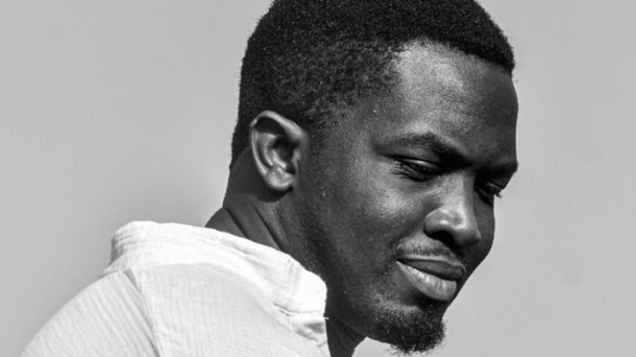 Mohamed Mbougar Sarr, Prix Goncourt 2021 et médaillé des Jeux de la Francophonie 2017 à Abidjan, revient dans cet entretien sur son parcours d’écrivain francophone, l’influence des Jeux sur sa carrière et sa vision de l’écriture et de la lecture.