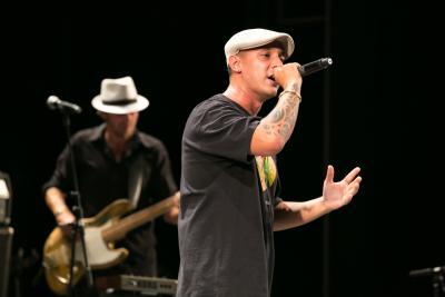 Agrandir l'image 93 sur 101, fenêtre modale