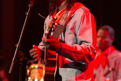 Agrandir l'image 32 sur 101, fenêtre modale