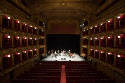 Agrandir l'image 87 sur 101, fenêtre modale