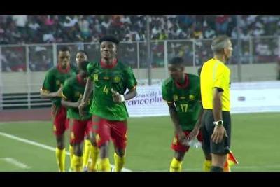 Finale de football masculin Cameroun - Burkina Faso , deuxième mi-temps - Lire la vidéo 9 sur 11, fenêtre modale