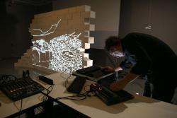 Œuvre numérique d'un créateur français lors des Jeux de la Francophonie, mettant en valeur l'innovation et la créativité numérique.